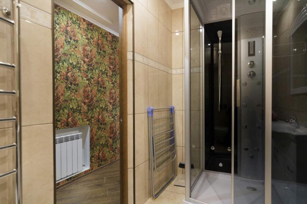 Apartment In Deribasovskay Street 20 Odessa Buitenkant foto